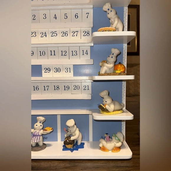 The Pillsbury Doughboy™ Wooden Calendar/Figurines The Danbury Mint Vintage - Picture 8 of 11